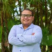 Alexander Eden headshot